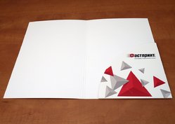 Папка с клеенным карманом, пример 3