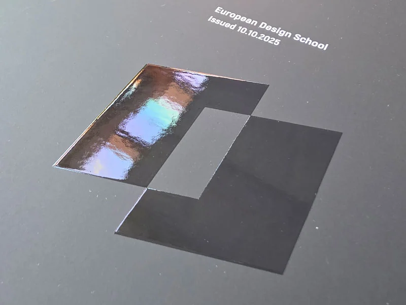 Диплом European Design School з голографічним uv-coat ефектом від Fastprint